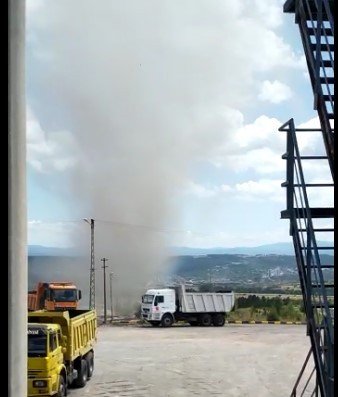 Şantiyede Çıkan Hortum Paniğe Sebep Oldu
