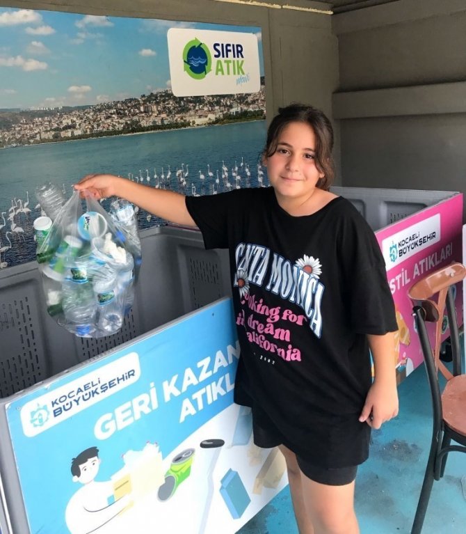 Mobil Atık Getirme Merkezi’ni Bin Kişi Ziyaret Etti