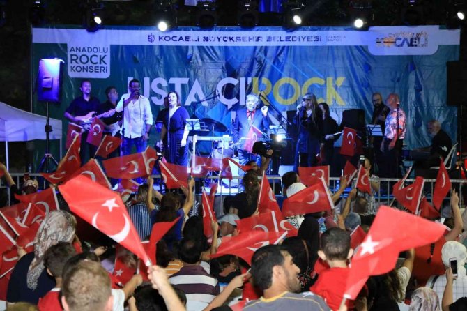 Usta Çı-rock Konseriyle Geçmişe Yolculuk Yaptılar
