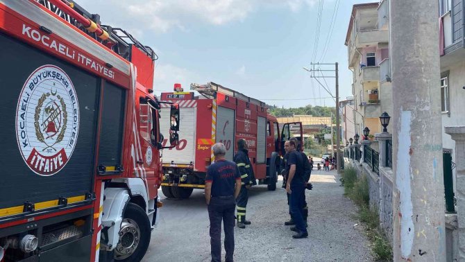 Binanın Bacasında Çıkan Yangın Ekipleri Harekete Geçirdi