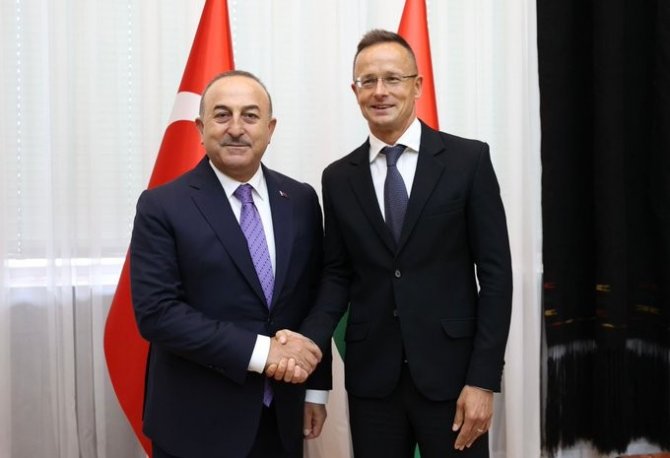 Bakan Çavuşoğlu, Macar Ve Sırp Mevkidaşlarıyla Görüştü