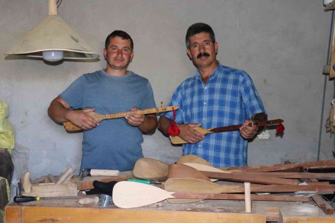 Binlerce Yıllık Bağlama Türü ’Cura’ Unutulmaya Yüz Tuttu