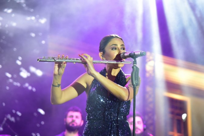 Melek Mosso’dan Muhteşem Konser