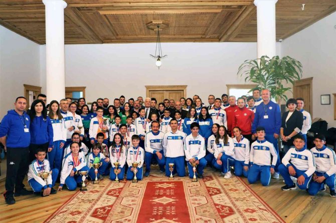 Büyükşehir Sporcuları 9 Ayda 180 Madalya Ve Kupa Kazandı