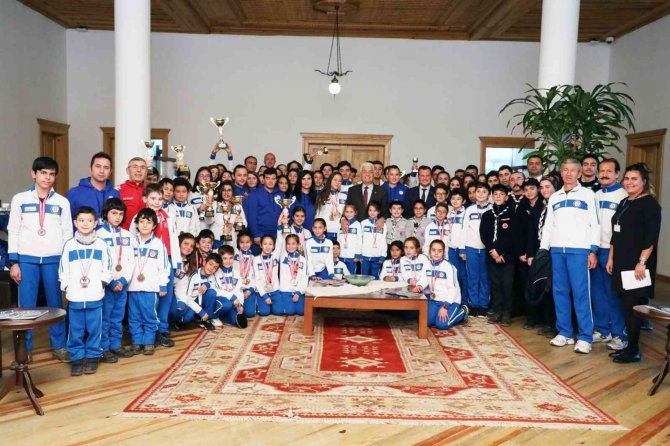 Büyükşehir Sporcuları 9 Ayda 180 Madalya Ve Kupa Kazandı