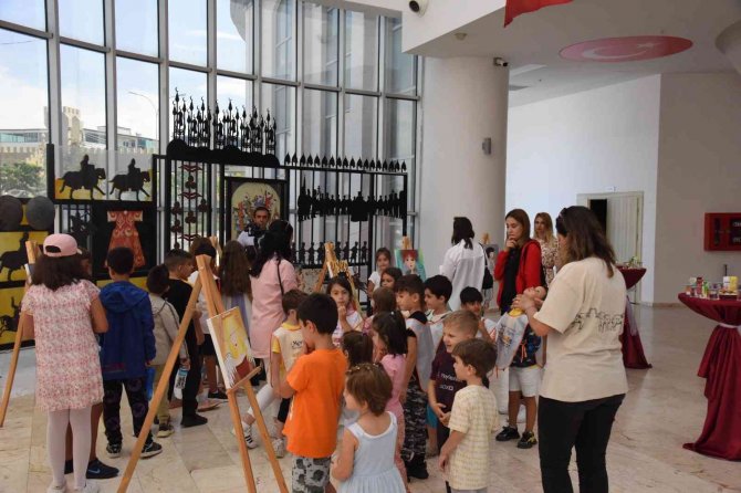 10 Aylıkken Resim Yapmaya Başladı, 8 Yaşında Resim Sergisi Açtı