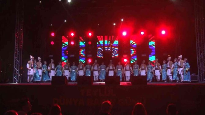 Kartal’da Dünya Barış Günü’nde Türkü Şöleni