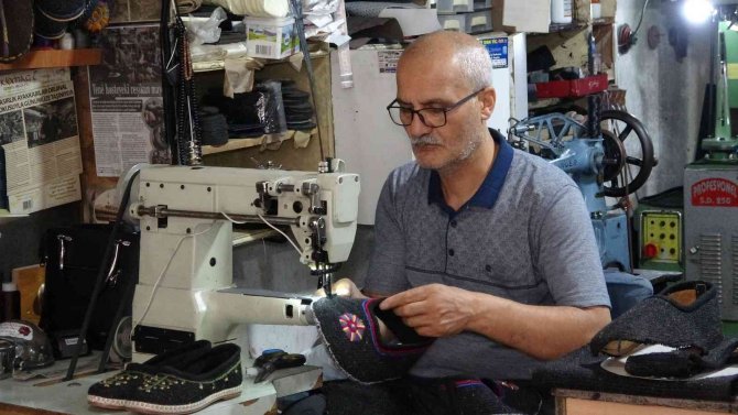 Van Kültürünün Asırlık Ayakkabısı Günümüze Uyarlandı