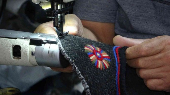 Van Kültürünün Asırlık Ayakkabısı Günümüze Uyarlandı