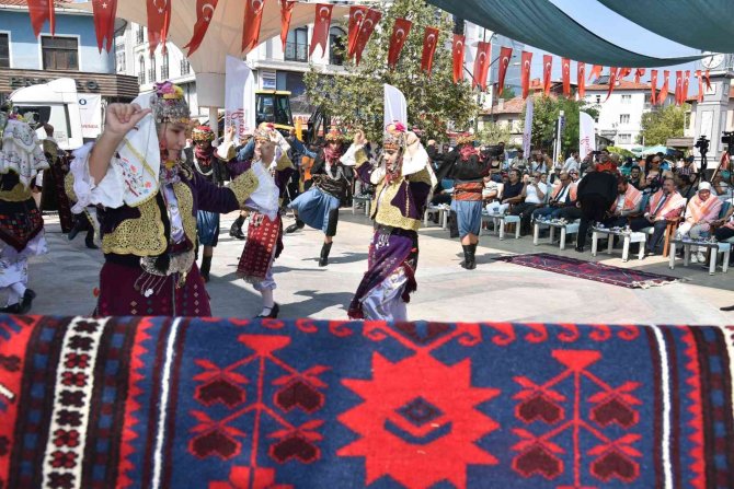 Türkiye’nin Tek Uluslararası Halı Şenliği Başladı