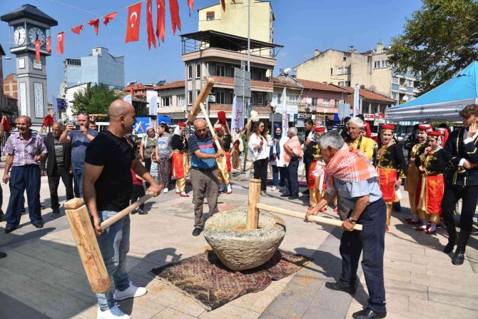 Türkiye’nin Tek Uluslararası Halı Şenliği Başladı