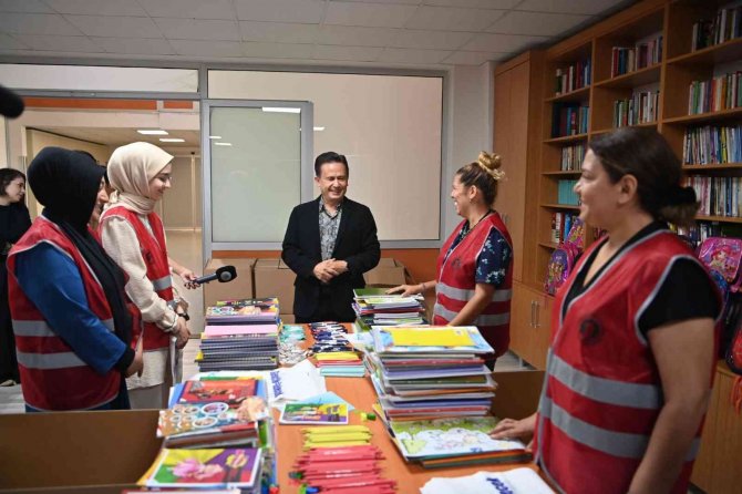 Tuzla’da Kitaplar Devletten, Kırtasiye Malzemeleri Tuzla Belediyesi’nden