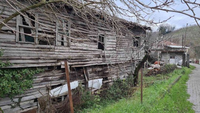 Vatandaşlar Metruk Binaların Denetlenmesini İstedi