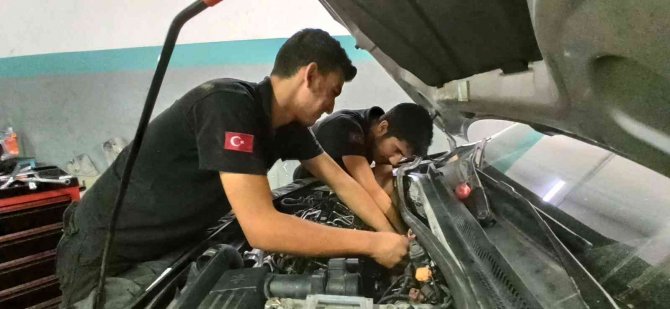 Mesleki Eğitimdeki Düzenleme Esnafın Yüzünü Güldürdü: Çırak, Kalfa Ve Usta Sayıları Bir Yılda Arttı