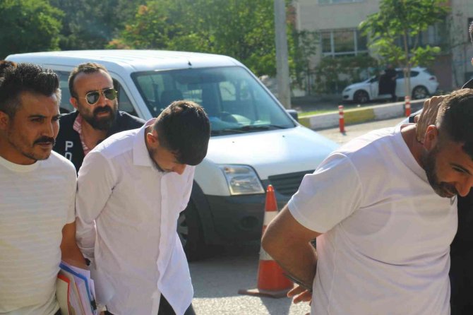 Darbedilerek Öldürülen Gencin Cinayetiyle İlgili Gözaltına Alınan Şüphelilerden 3’ü Tutuklandı