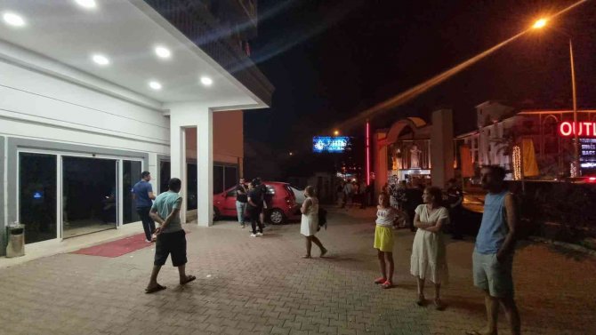 Antalya’da 4 Yıldızlı Otelde, Müşterilerin Borçtan Dolayı Kesilen Elektrik Kesintisi Tepkisi