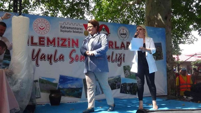 Bakan Derya Yanık, Katıldığı Festivalde Vatandaşlara Maraş Dondurması İkram Etti