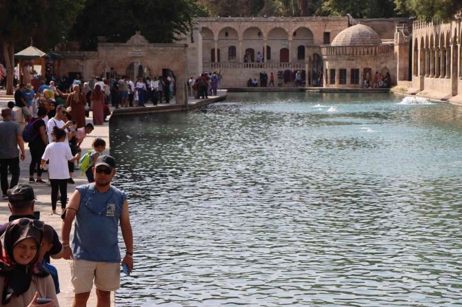 Balıklıgöl Turist Akınına Uğradı