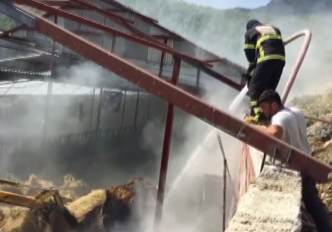 Burdur’da Çiftlikteki Balya Yangını Korkuttu