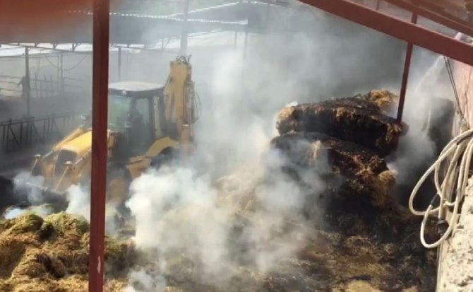 Burdur’da Çiftlikteki Balya Yangını Korkuttu