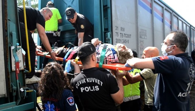 Çorlu Tren Garı’nda Bir Şahıs Rayların Arasında Yaralı Bulundu