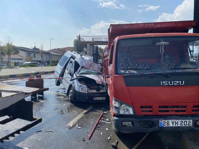 Büyükçekmece’de Feci Kaza:1 Ölü, 1 Yaralı
