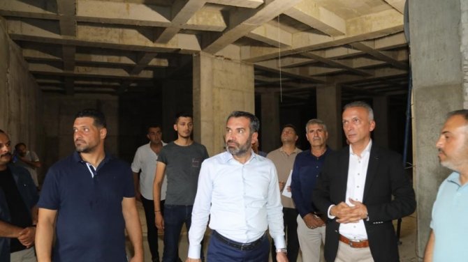 Başkan Şerifoğulları, Kapalı Çarşı Ve 15 Temmuz Demokrasi Meydanındaki Çalışmaları İnceledi