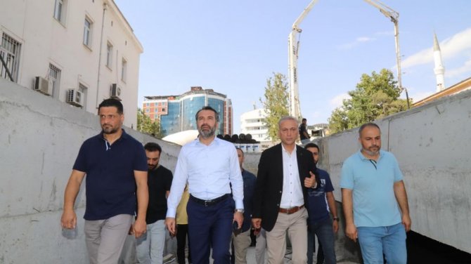 Başkan Şerifoğulları, Kapalı Çarşı Ve 15 Temmuz Demokrasi Meydanındaki Çalışmaları İnceledi