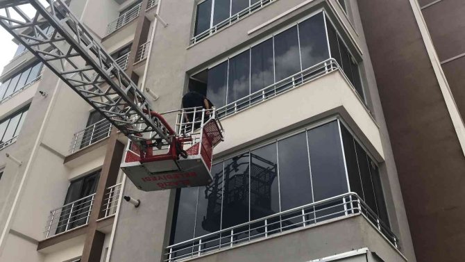 Evden Gelen Kötü Kokular Ekipleri Harekete Geçirdi, Gerçek Bambaşka Çıktı