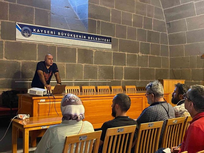 Erciyes’in Güzelliklerini Pozlamak İçin Astro Fotoğraf Eğitimi