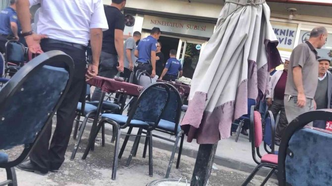 Semt Garajında Dolmuşçuların Sıra Kavgası: 8 Yaralı