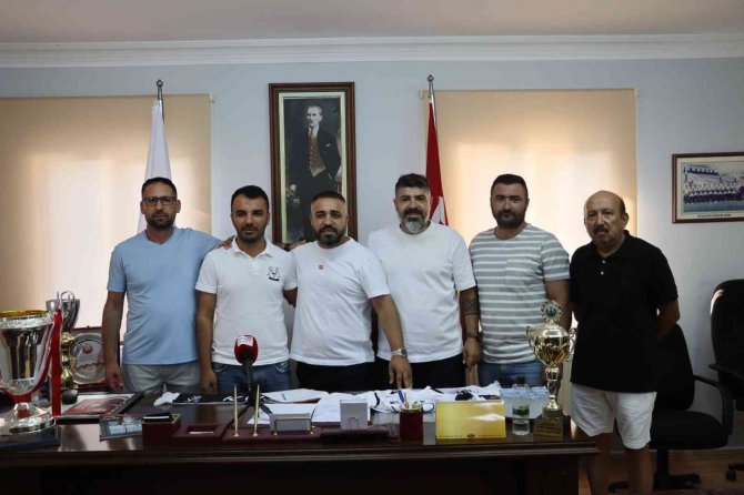 İ̇ş Adamı Eviz, 6. Kez Kuşadasıspor’a Ana Sponsor Oldu