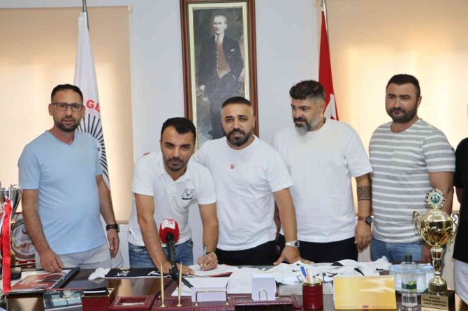 İ̇ş Adamı Eviz, 6. Kez Kuşadasıspor’a Ana Sponsor Oldu