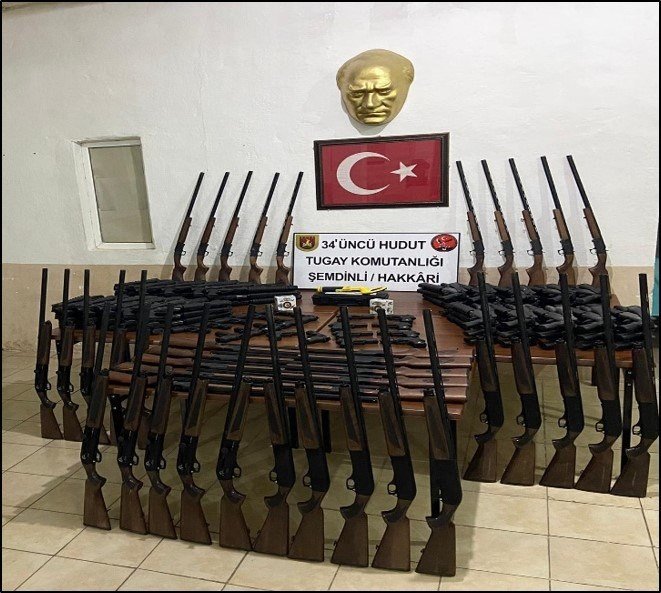 Van Ve Hakkari’de 342 Kilo Uyuşturucu İle 100 Av Tüfeği Ele Geçirildi
