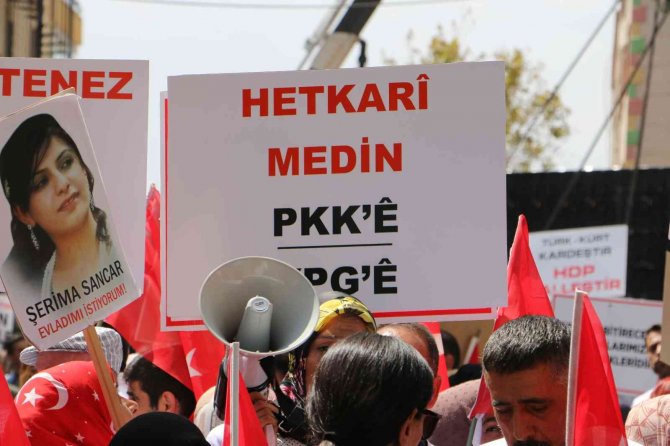 Bakan Soylu, Evlat Nöbetindeki Ailelerle Teröre Lanet Yürüyüşüne Katıldı