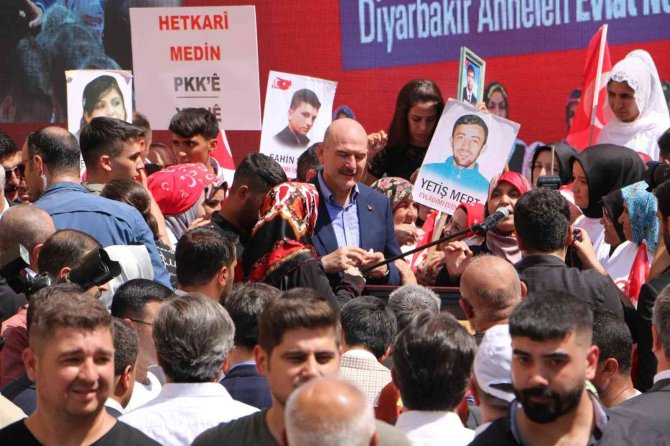 4 Yıldır Evlat Nöbetinde Olan Aileler Vatandaşa Kepenk Kapatan Hdp’nin Kepengini Kapattı