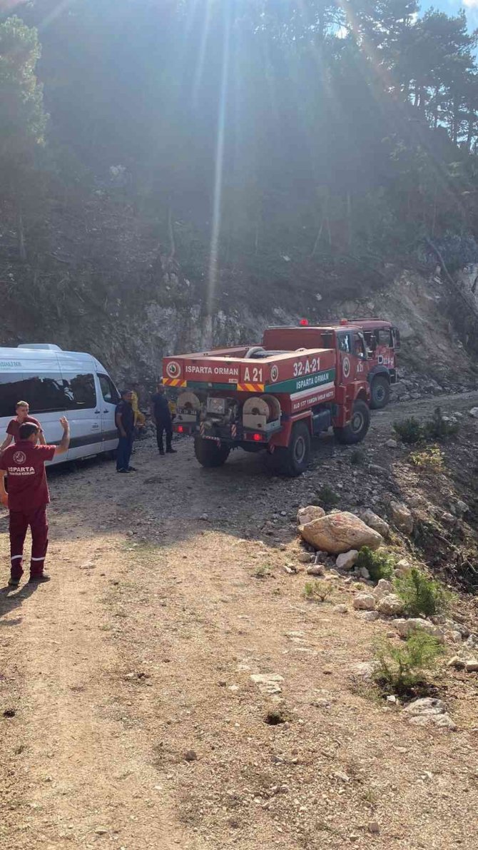 Isparta Senirkent’te Çıkan Orman Yangını Kontrol Altına Alındı