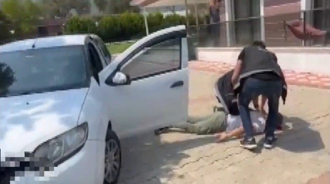 İ̇stihbarat Belirledi, Narkotik Yakaladı: İ̇zmir’de Nefes Kesen Uyuşturucu Operasyonu