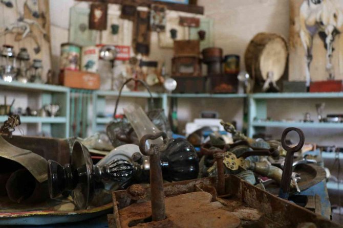 Pandemi Döneminde Eski Eşya Topladı, Şehrin İlk Antikacısı Oldu