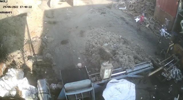 Makineye Sıkışıp Canından Olmuştu, Dehşet Kazanın Görüntüleri Ortaya Çıktı