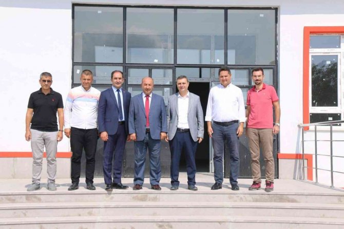 Kütahya Kirazpınar İ̇lkokulunun “Yapı Kullanma İ̇zin Belgesi” Teslim Alındı