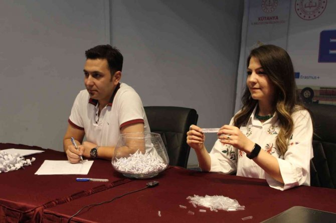 Okullarda Görevlendirilecek 330 Personelin Kura Çekimi Gerçekleştirildi