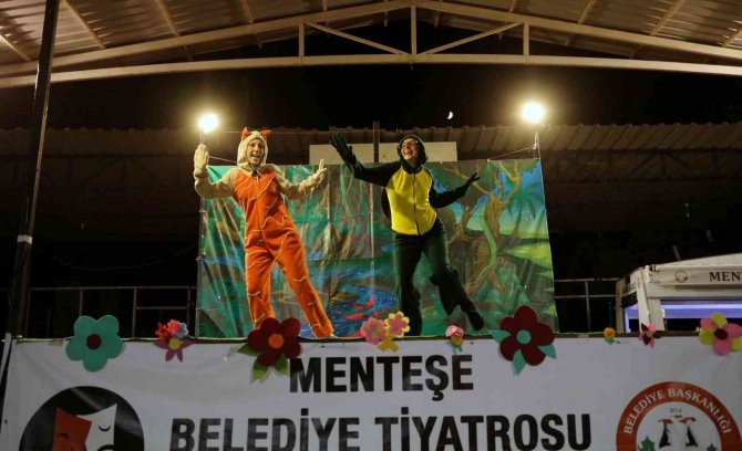 Neşeli Orman Tiyatrosu Akçaova’da Sahnelendi