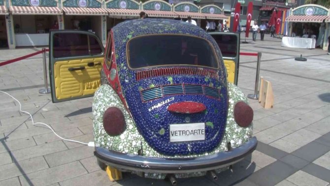 Rengarenk Cam Kaplı Vosvos, Pendik’te Görücüye Çıktı