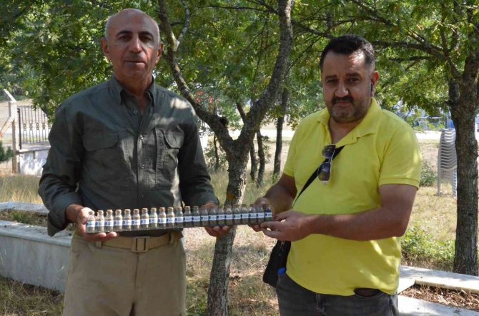 Sakarya Eskikışla Şehitliği’nden Emet Cevizdere Şehitliği’ne Toprak Getirildi