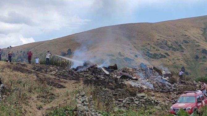 Artvin’de Ev Yangını