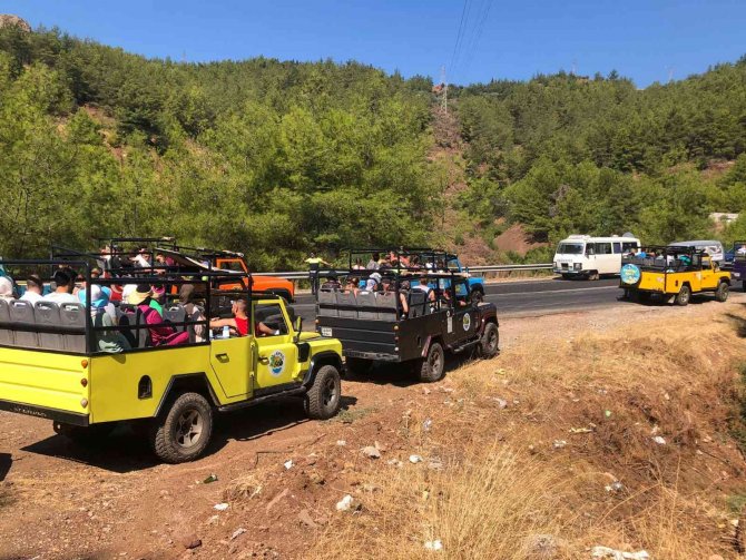 Safari Jeeplerine Sıkı Trafik Denetimleri Devam Ediyor
