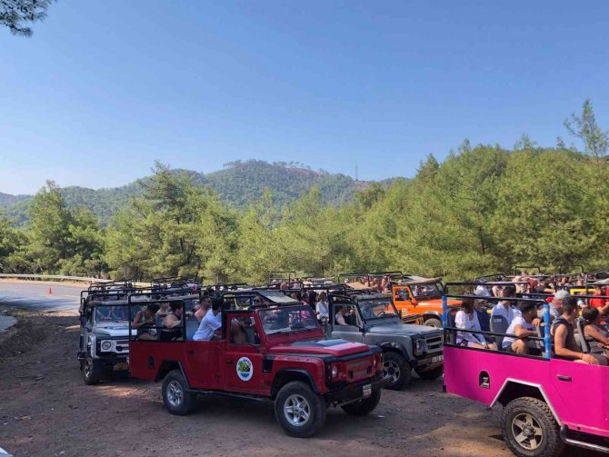 Safari Jeeplerine Sıkı Trafik Denetimleri Devam Ediyor