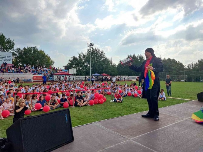 Anadolu Üniversitesi’nde “Yaz Spor Okulu Sertifika Töreni” Düzenlendi