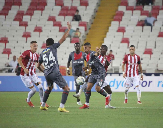 Spor Toto Süper Lig: Sivasspor: 0 - Fatih Karagümrük: 0 (Maç Sonucu)